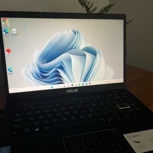 ASUS 14" FHD Laptop - Intel Processor
4GB RAM 64GB Flash Storage -Windows- Black